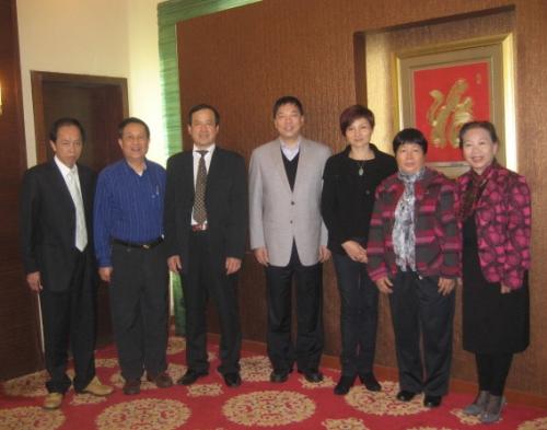 2013年李康校会长与湛江市组织部朱华雄副部长会面